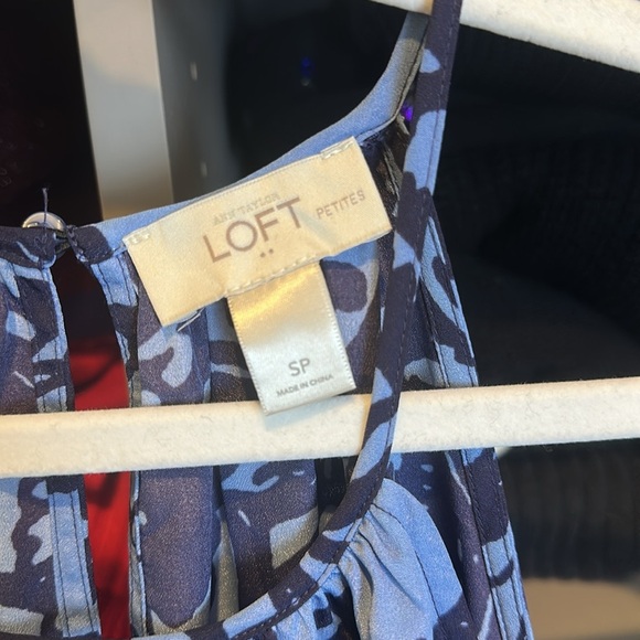 Loft navy blue floral sleeveless back button closure cinch tie maxi dress SP - Picture 2 of 3